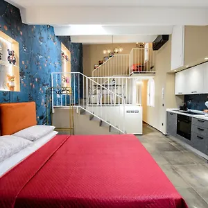 https://altana-house-tortellinosuite.emilia-romagnahotels.net